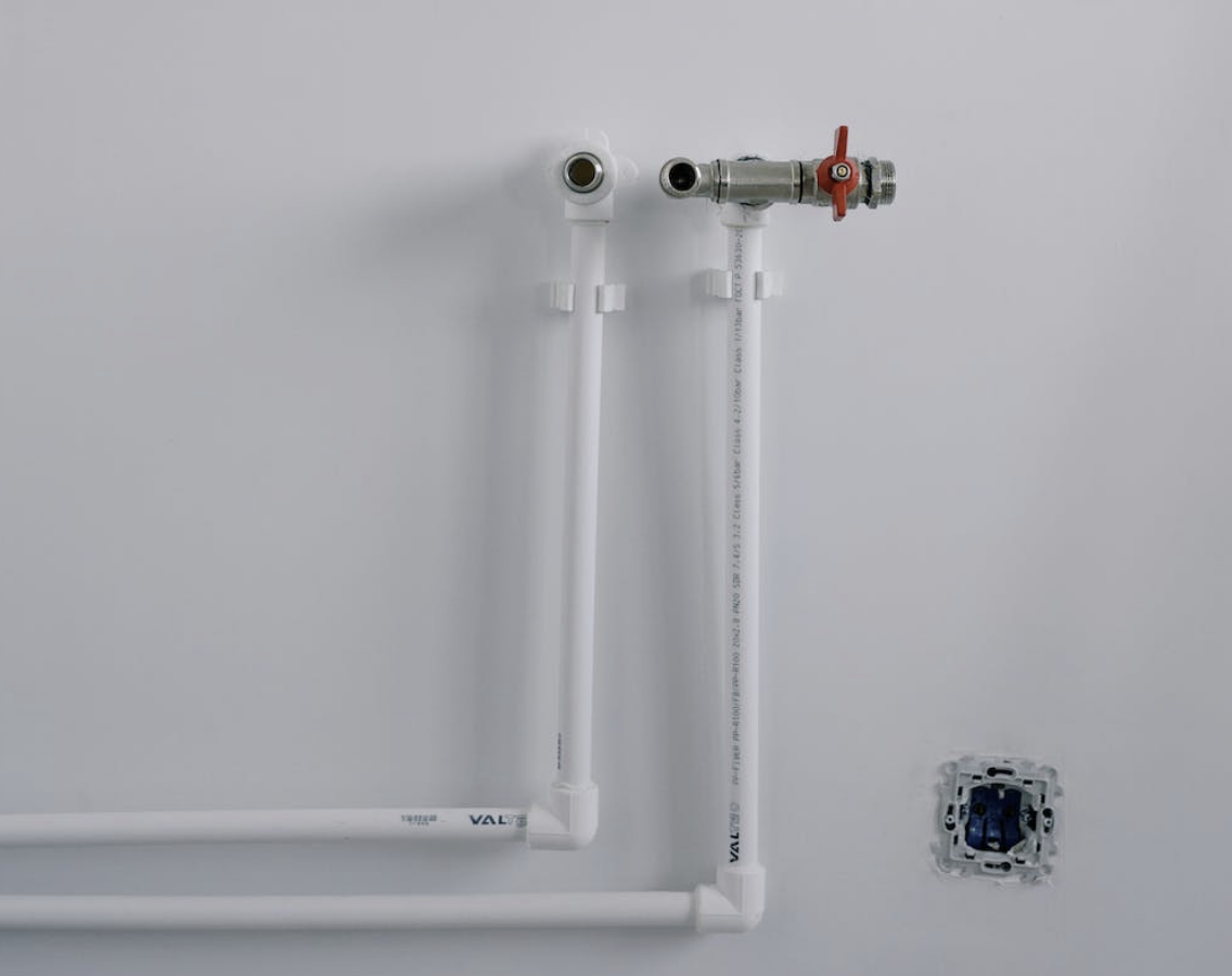 Decoding the Difference: Headless Analytics Versus Headless BI